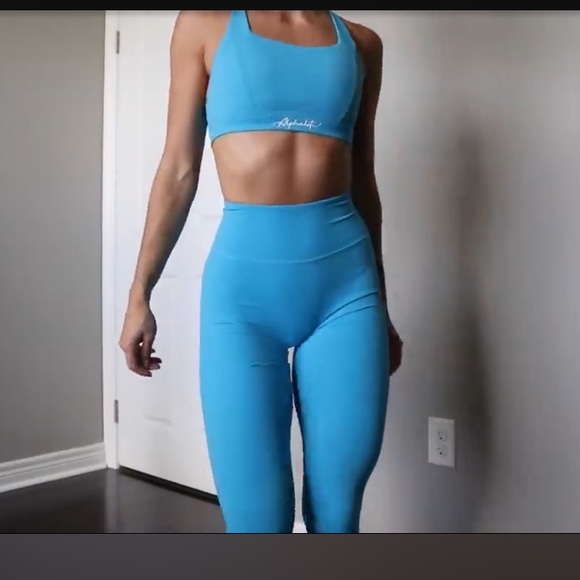Alphalete kinetic open back sports bra in blue - Picture 13 of 14